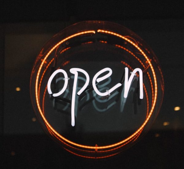 Pancarte "open", article sur l'open design